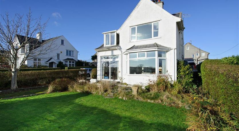 Photo of 5 Bed in Abersoch