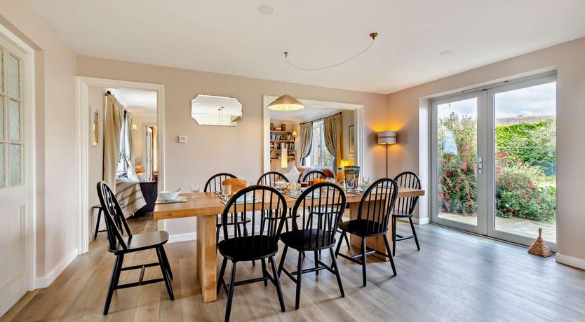 Photo of 5 Bed in Langham