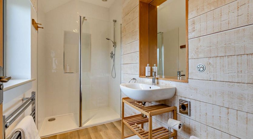 Photo of 5 Bed in Langham