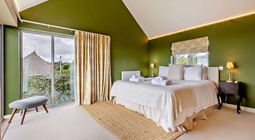 Photo of 5 Bed in Langham