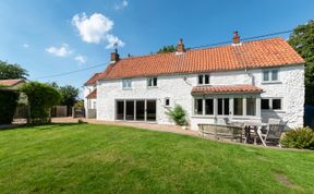 Photo of 4 Bed in Holme-next-the-Sea