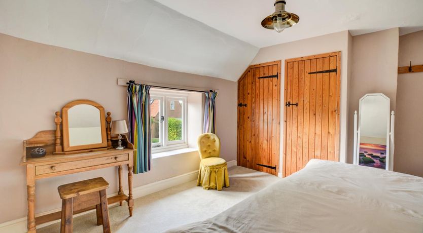 Photo of 4 Bed in Holme-next-the-Sea