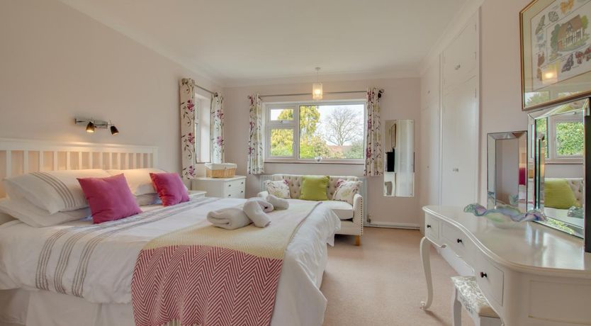 Photo of 3 Bed in Holt