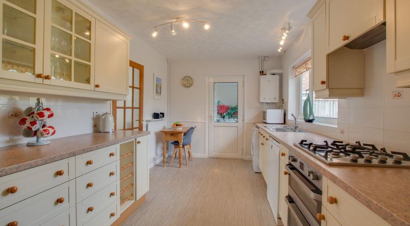 Photo of 3 Bed in Holt