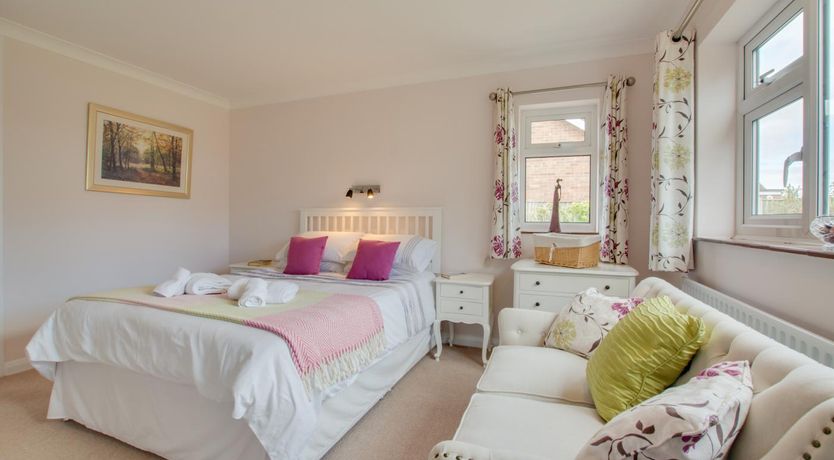 Photo of 3 Bed in Holt