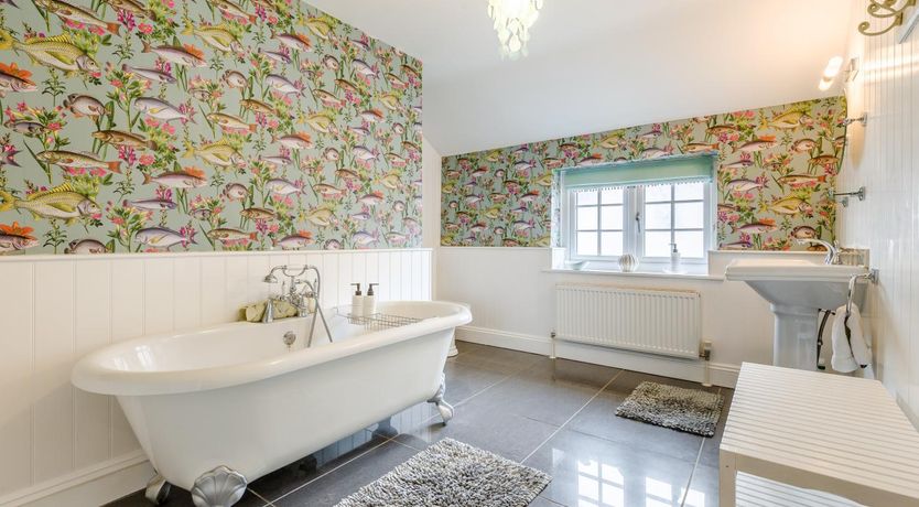 Photo of 3 Bed in Knapton