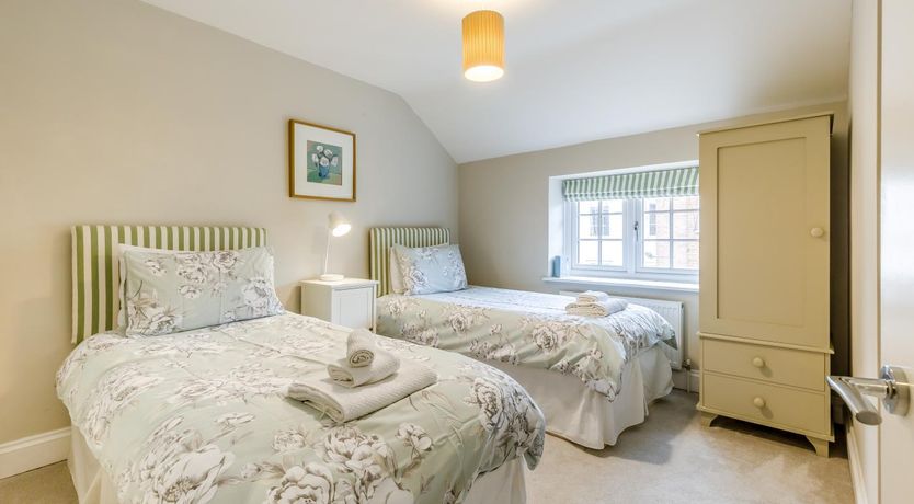 Photo of 3 Bed in Knapton