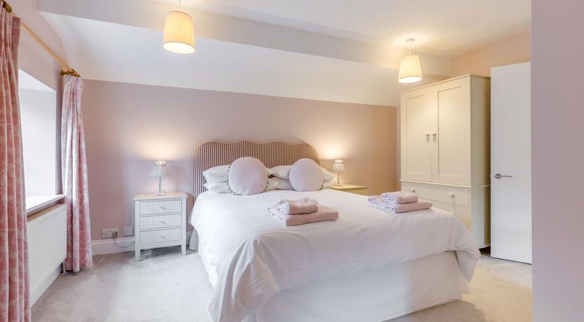 Photo of 3 Bed in Knapton