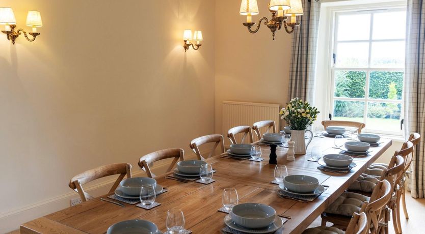 Photo of 5 Bed in Perth