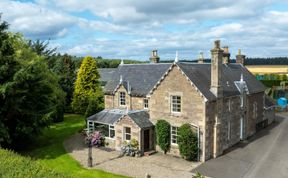 Photo of 5 Bed in Perth