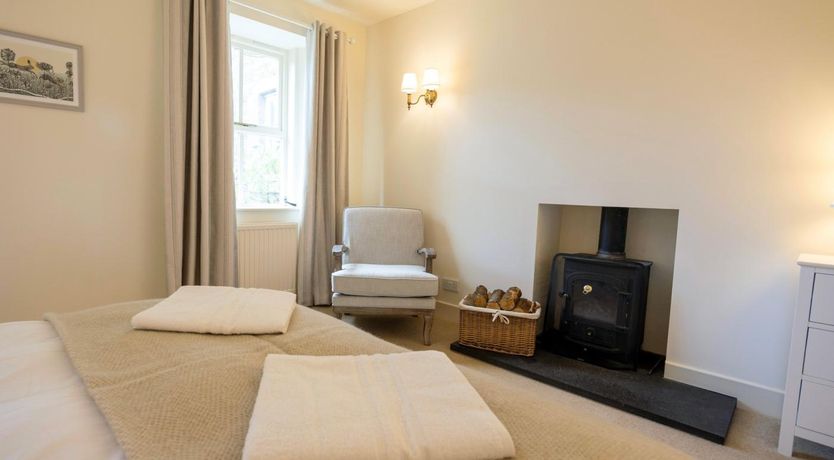 Photo of 5 Bed in Perth