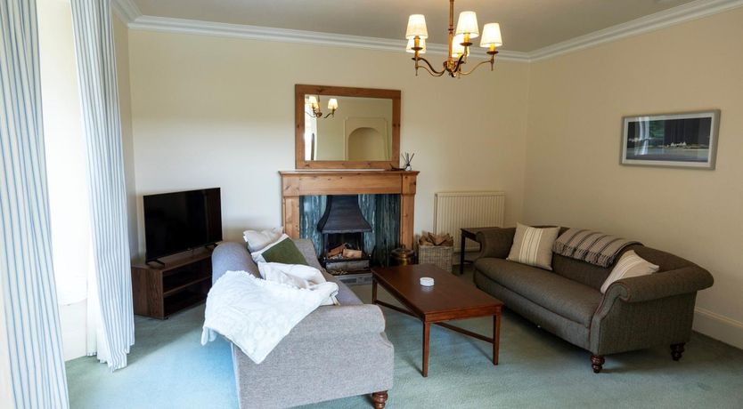 Photo of 5 Bed in Perth