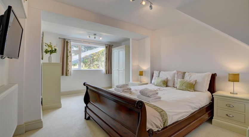 Photo of 4 Bed in Braunton