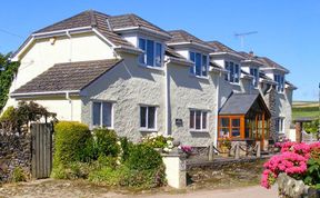 Photo of 4 Bed in Braunton