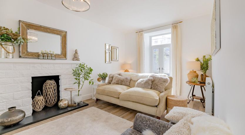 Photo of 6 Bed in Pwllheli