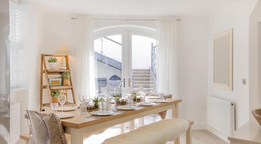 Photo of 6 Bed in Pwllheli