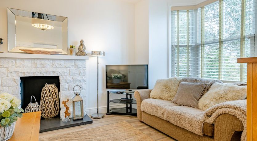 Photo of 6 Bed in Pwllheli