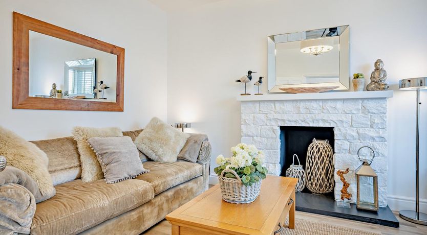 Photo of 6 Bed in Pwllheli