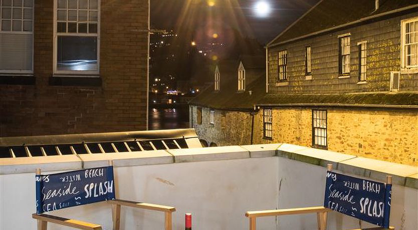 Photo of 2 Bed in Dartmouth