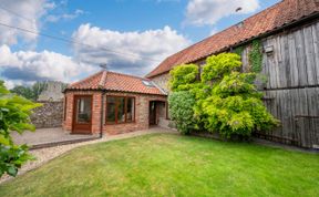 Photo of 4 Bed in Holt