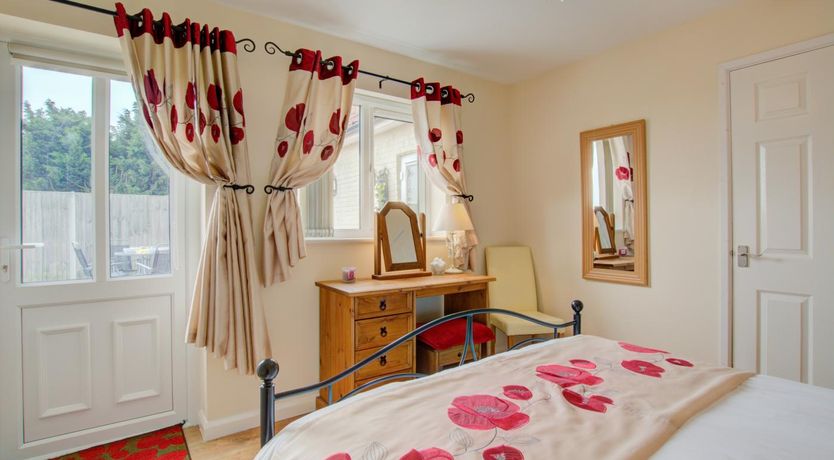 Photo of 2 Bed in Blofield Heath