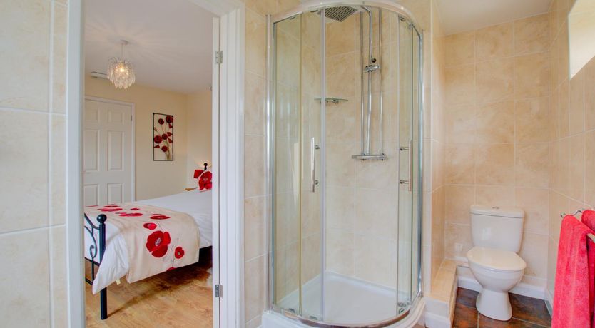 Photo of 2 Bed in Blofield Heath