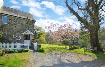 2 Bed in Whitland Holiday Home