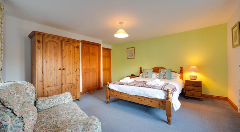 Photo of 4 Bed in Slapton,