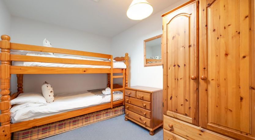 Photo of 4 Bed in Slapton,