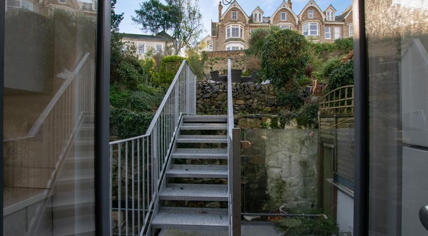 Photo of 3 Bed in St Ives