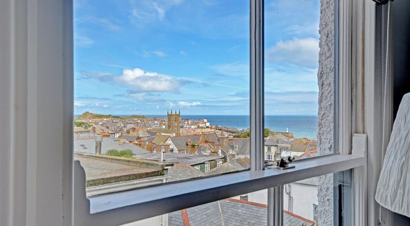 Photo of 3 Bed in St Ives