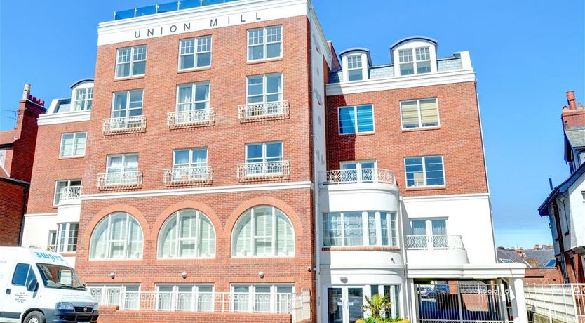 Photo of 2 Bed in Whitby