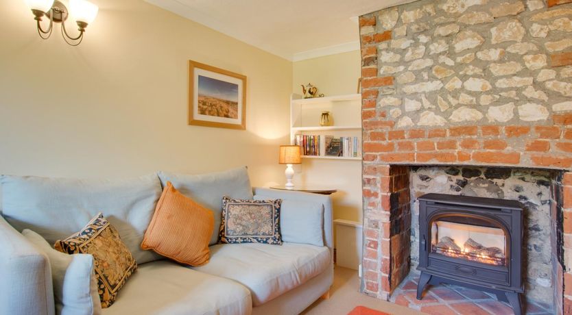 Photo of 2 Bed in Docking