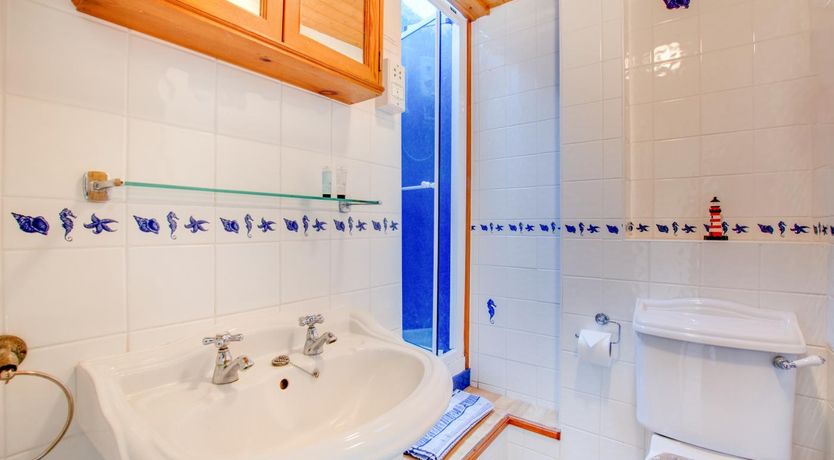 Photo of 2 Bed in Docking