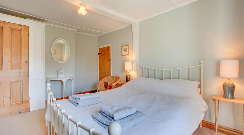 Photo of 2 Bed in Docking