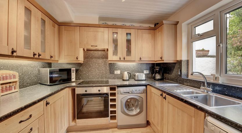 Photo of 4 Bed in Dartmouth