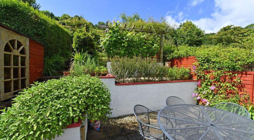Photo of 4 Bed in Dartmouth