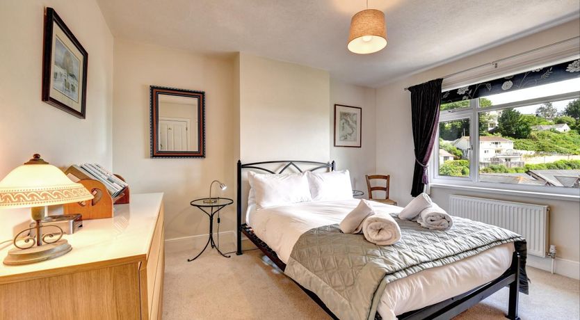 Photo of 4 Bed in Dartmouth