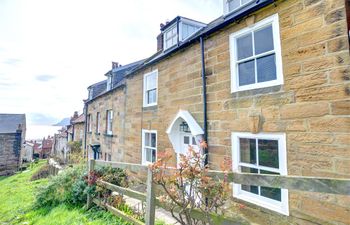 3 Bed in Robin Hoods Bay Holiday Home