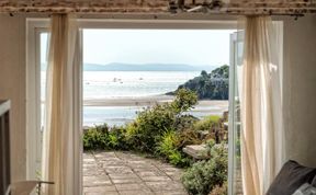 Photo of 2 Bed in Pwllheli