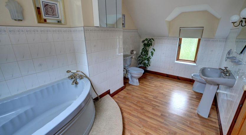 Photo of 3 Bed in Fishguard