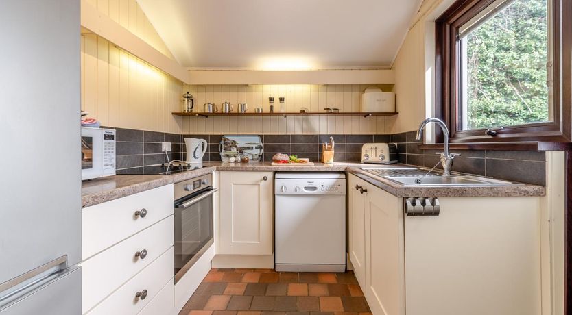 Photo of 2 Bed in Little Haven