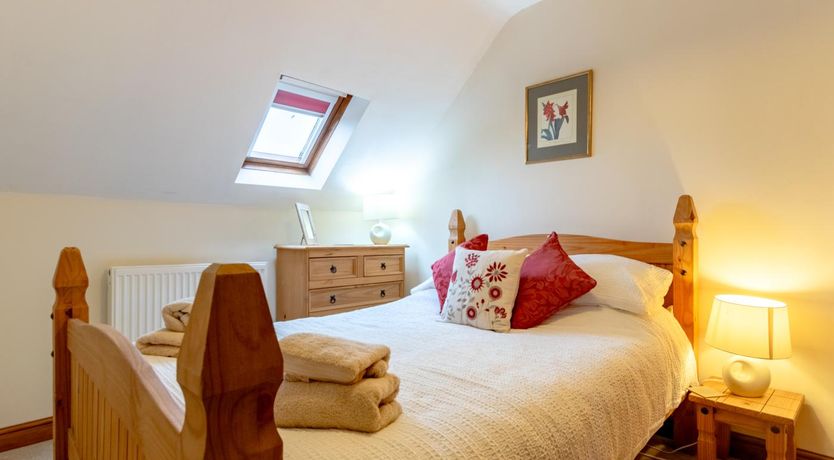 Photo of 2 Bed in Whitby