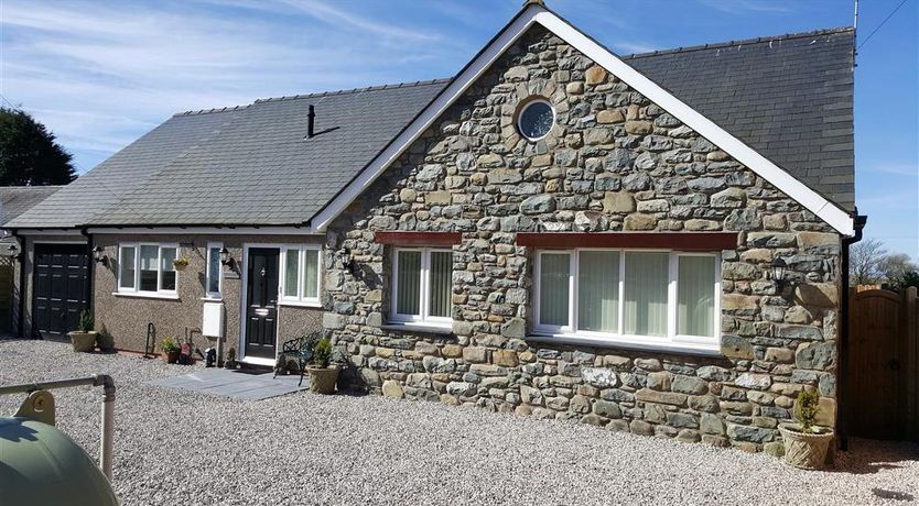 Photo of 3 Bed in Dyffryn Ardudwy