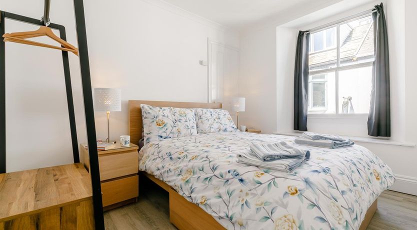 Photo of 1 Bed in Looe