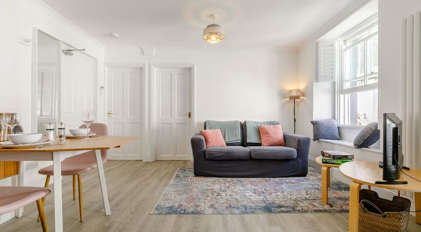 Photo of 1 Bed in Looe