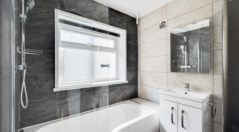 Photo of 2 Bed in Whitby