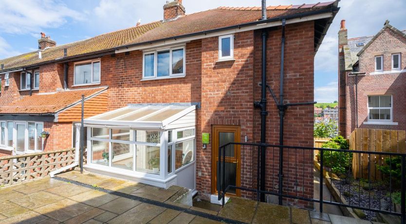 Photo of 2 Bed in Whitby