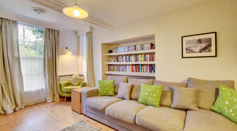 Photo of 3 Bed in Woodbridge
