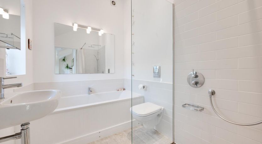 Photo of 2 Bed in Eye